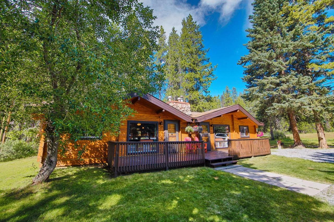Castle Mountain Chalets Extérieur photo