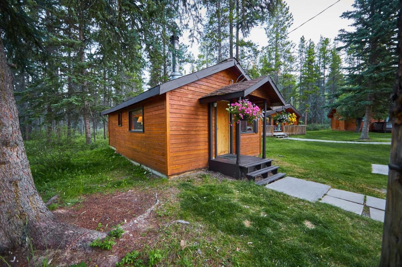 Castle Mountain Chalets Extérieur photo