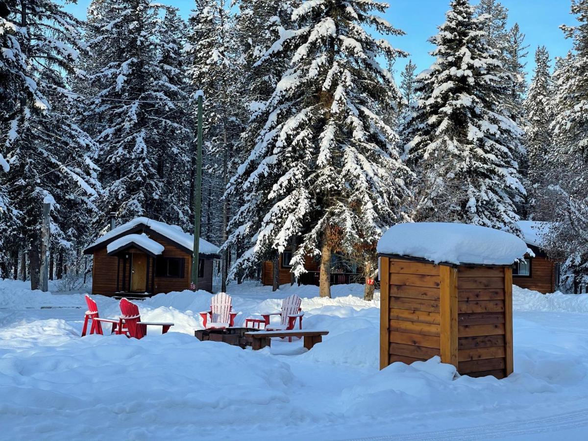 Castle Mountain Chalets Extérieur photo