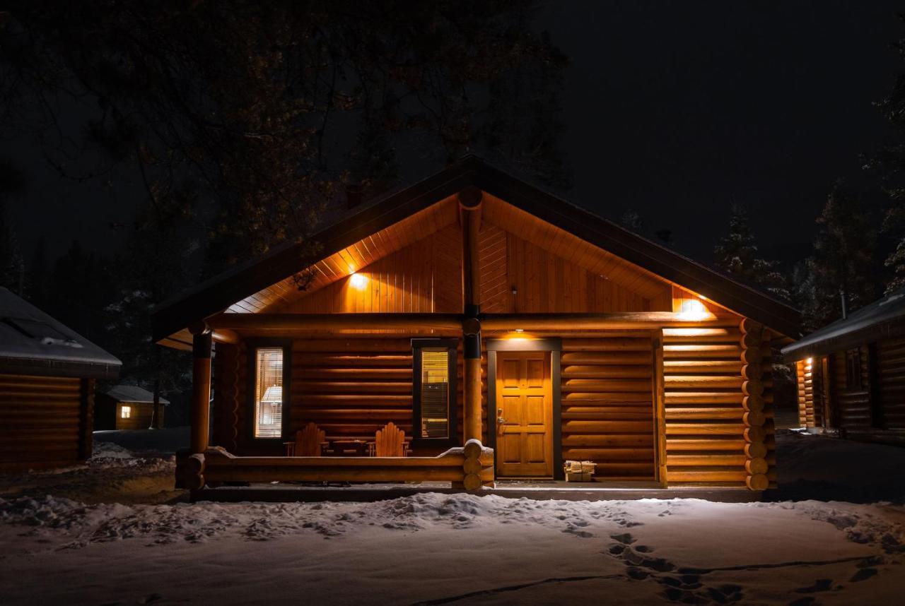 Castle Mountain Chalets Extérieur photo