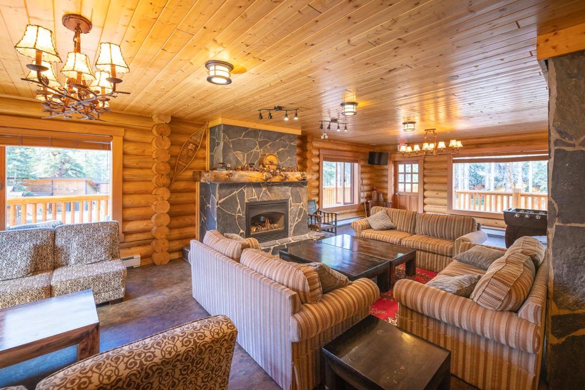 Castle Mountain Chalets Extérieur photo