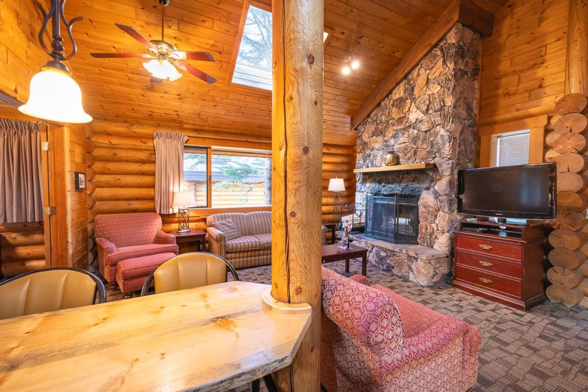 Castle Mountain Chalets Extérieur photo