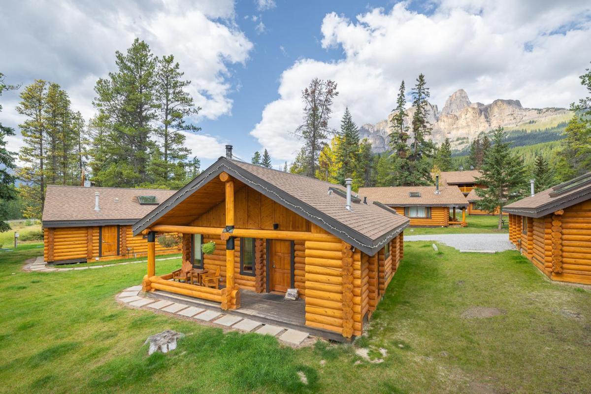 Castle Mountain Chalets Extérieur photo