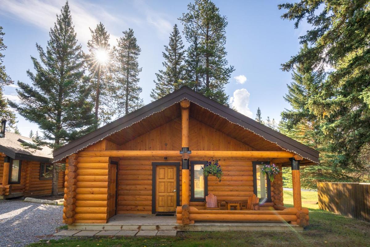 Castle Mountain Chalets Extérieur photo