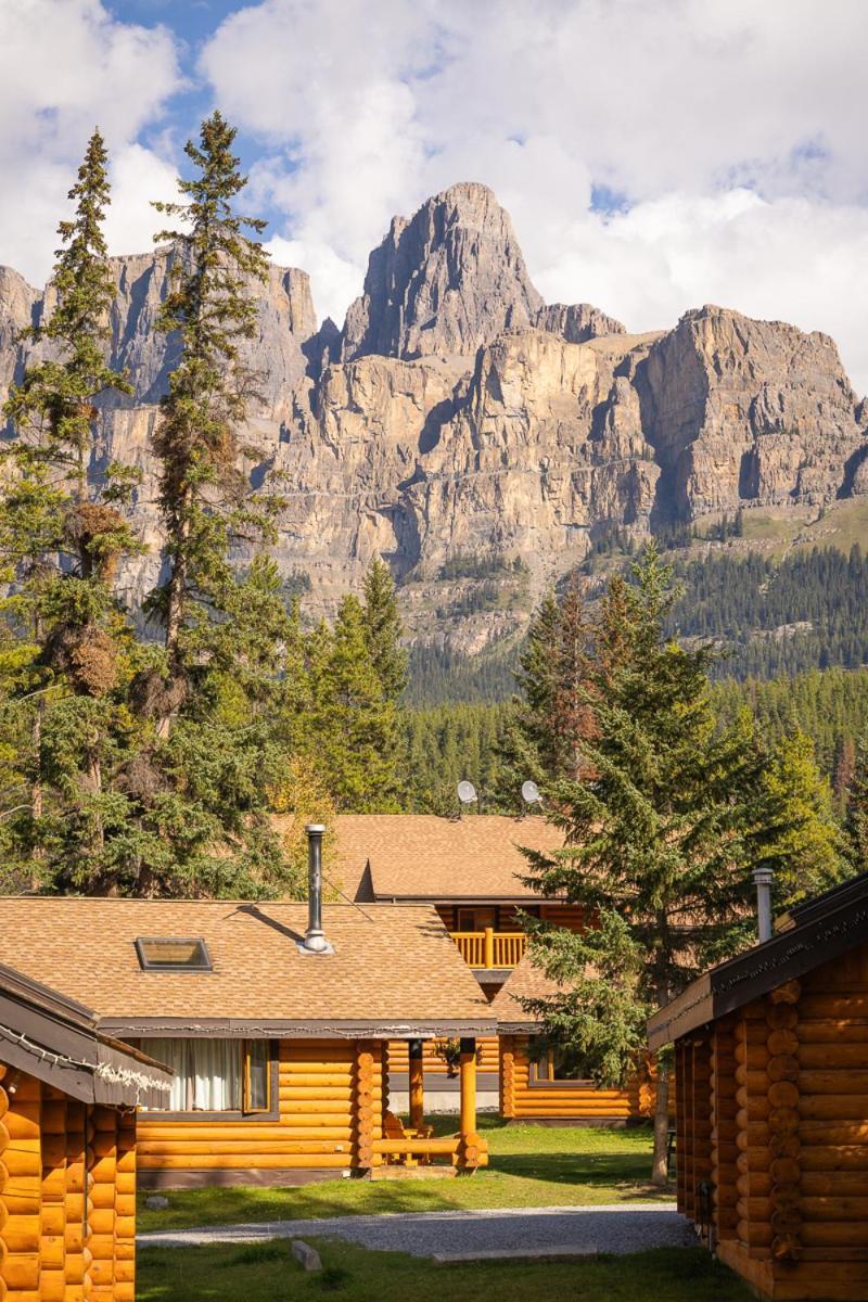 Castle Mountain Chalets Extérieur photo