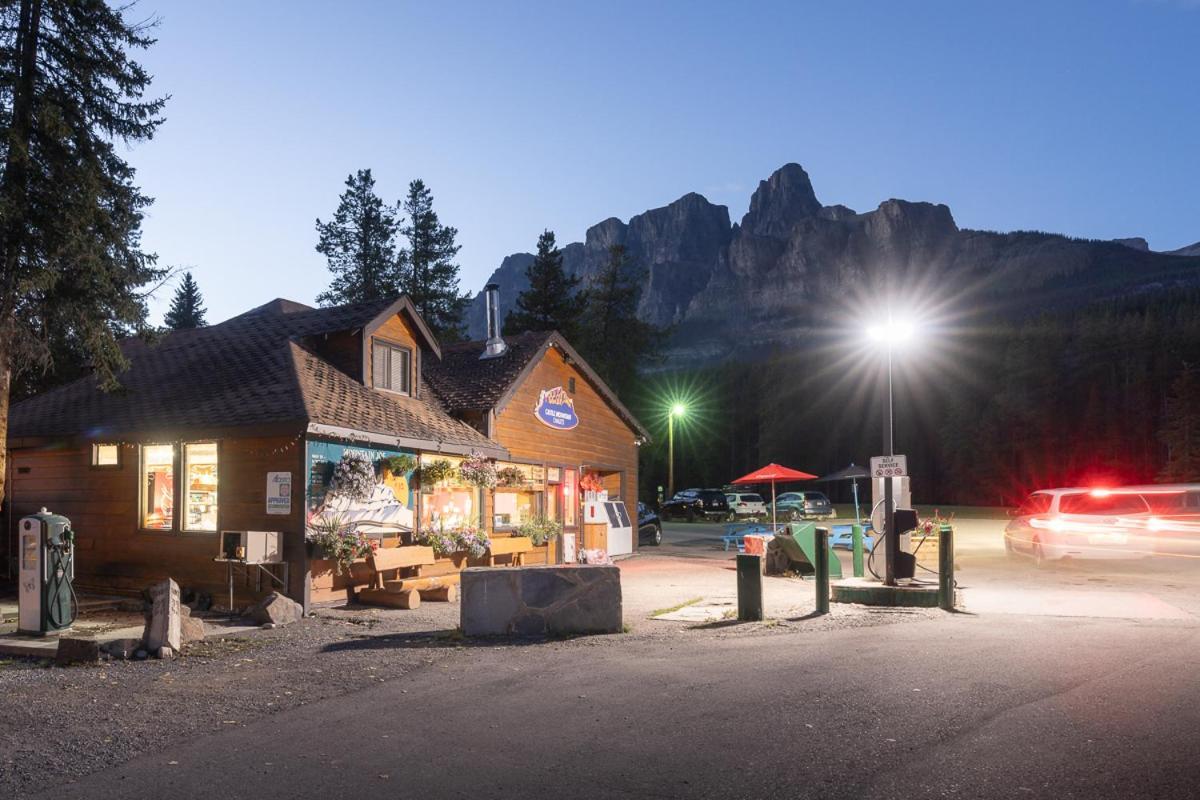 Castle Mountain Chalets Extérieur photo