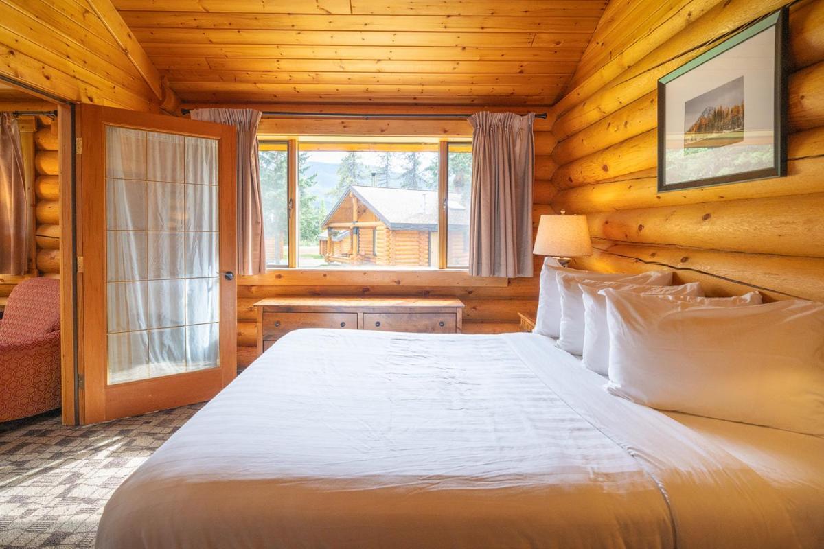 Castle Mountain Chalets Extérieur photo